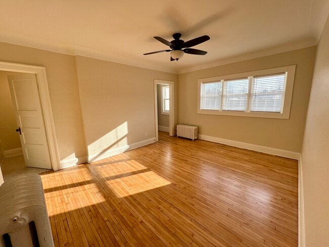 Building Photo - 244 Cleveland Ave S Unit 3