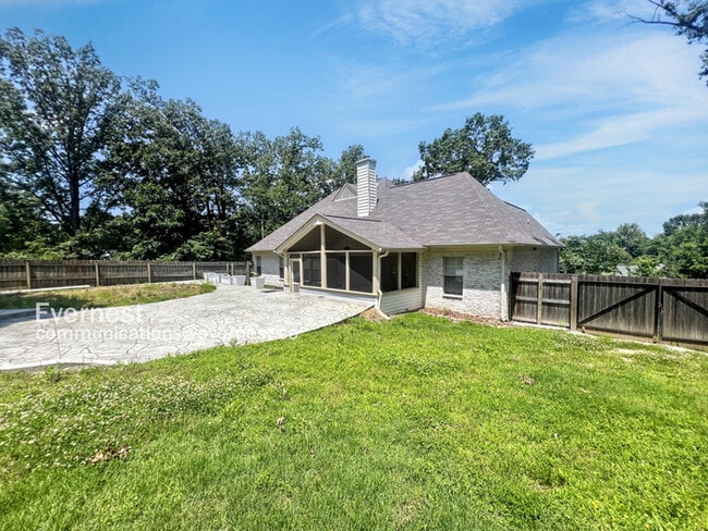 Photo - 8835 Robertson Ln N House