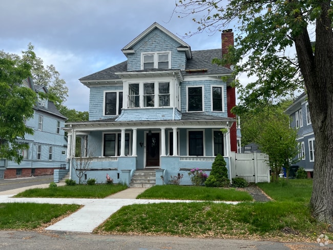 Building Photo - 83 Firglade Ave Rental