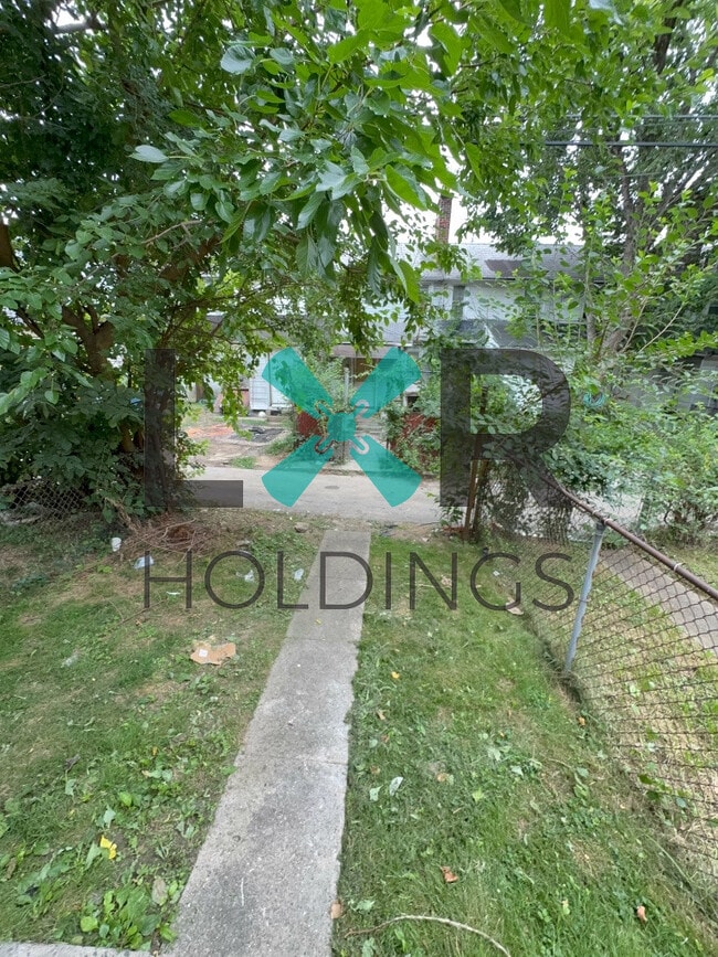 Photo - 1236 Clover Ln