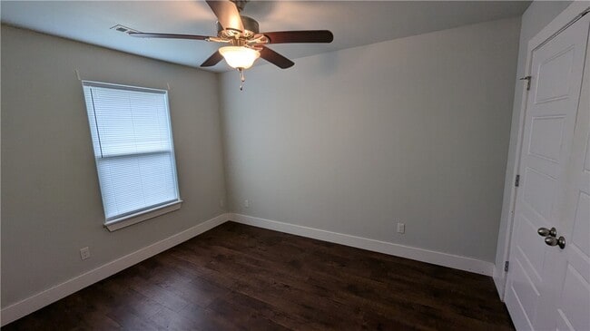 Photo - 134 Erin Pl Unit B