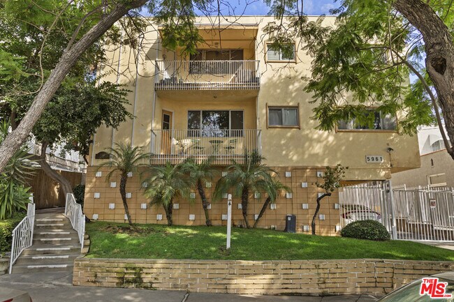 Photo - 5961 Chula Vista Way Unit 11