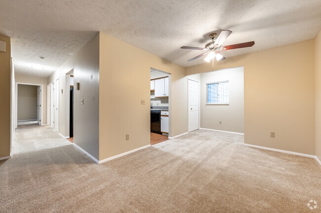 2BR, 2BA - 1135SF