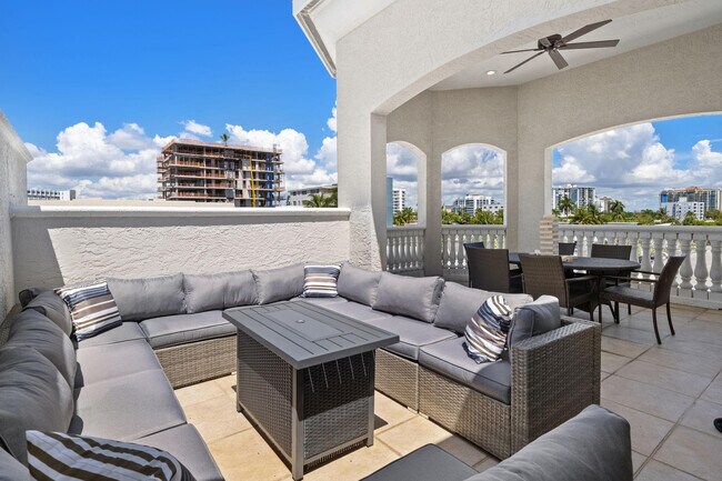 Photo - 514 N Birch Rd