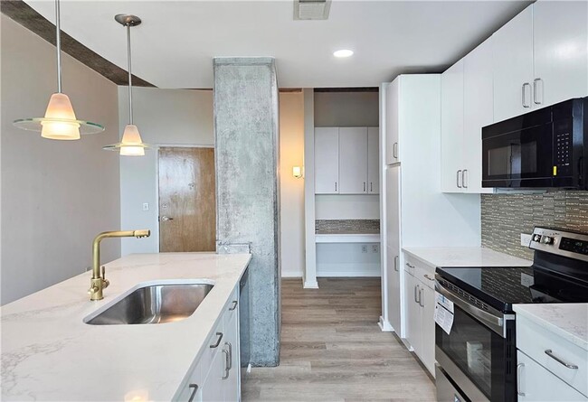 361 17th St NW Unidad 1706