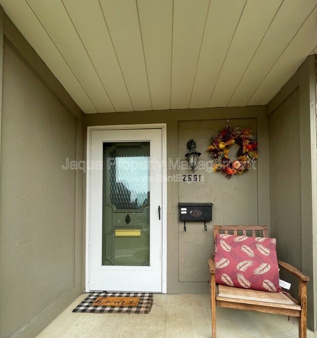 Building Photo - 2591 Stratford Dr