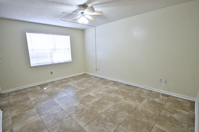 Photo - 154 Valencia Dr