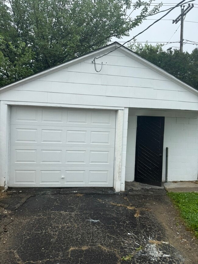 Photo - 3007 Daviess St