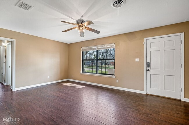 Photo - 1213 Jane Ln