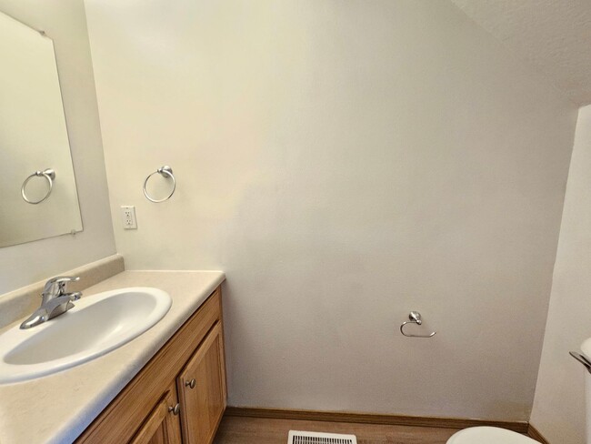 Photo - FOU1242 Unit B