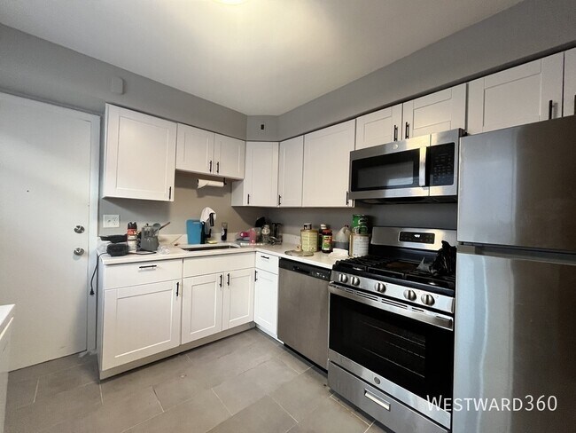 Building Photo - 1624 W Touhy Ave Unit 1B