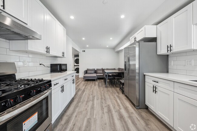 1270 Rolland Curtis Pl