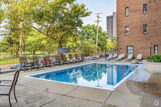 Piscina - Washington Place Apartments