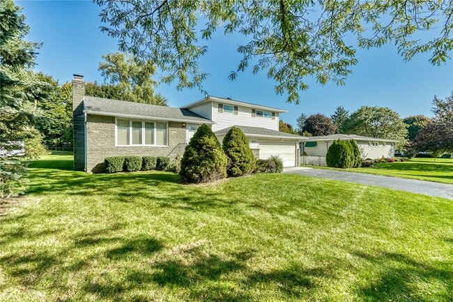 Building Photo - 241 Willowcrest Dr