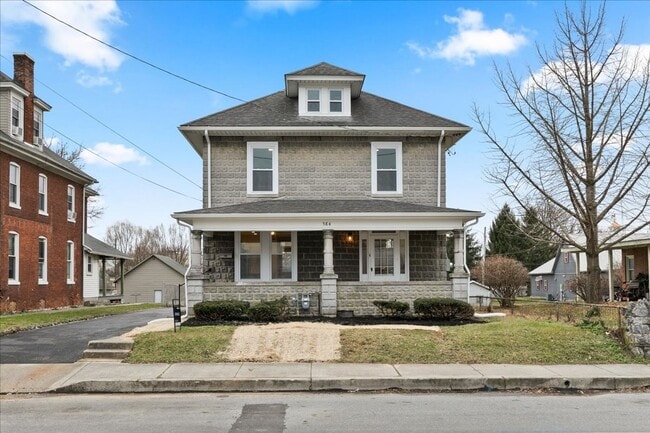 Building Photo - 584 W Main St