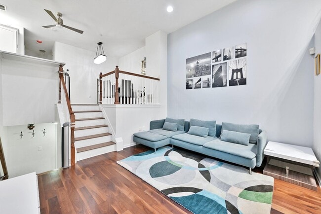 Photo - 375 Kingston Ct