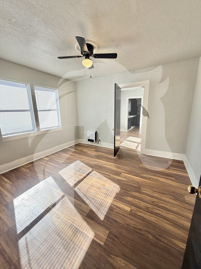 Photo - 332 S Pine St