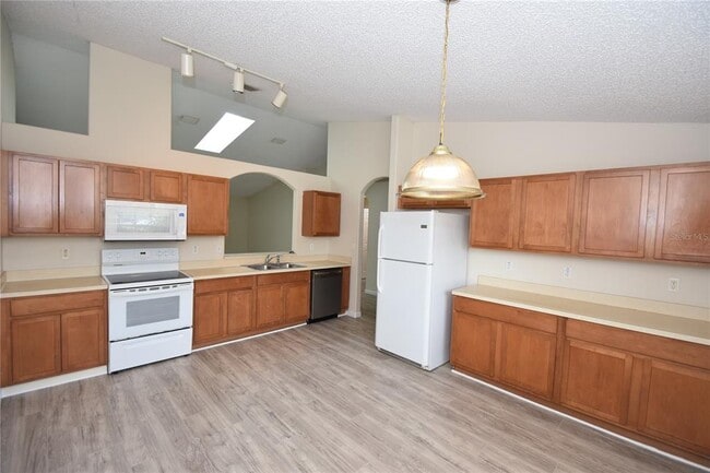 Photo - 15 White Deer Ln