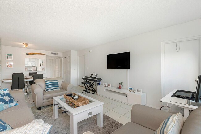 Photo - 100 Lakeview Dr Unit 206