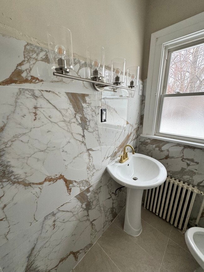 Photo - 131 Clermont St