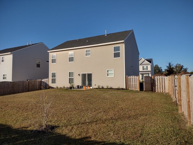 Photo - Fabulous Four Bedroom Home in Southeast Columbia!