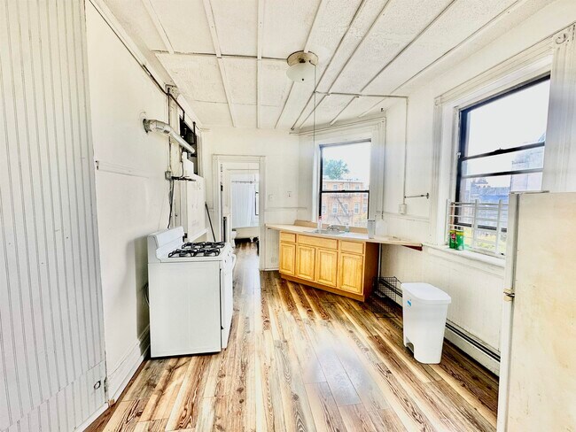 Photo - 319 8th St Unit 3R