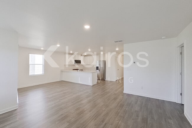 Photo - 133 George Oxford Dr