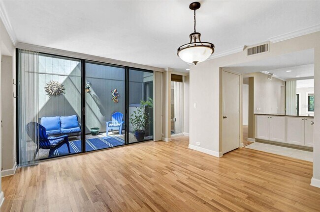 Photo - 304 Pine Run Dr