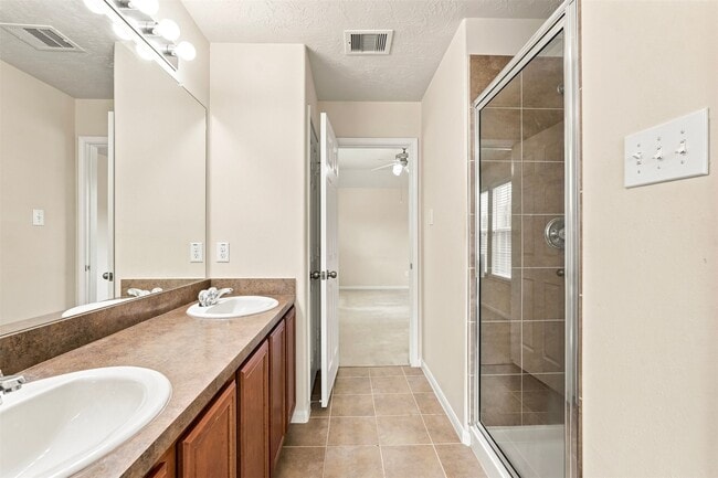 12563 Chiswick Rd