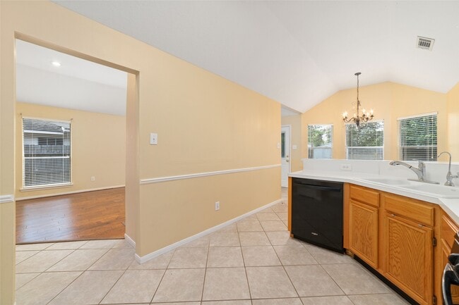 Photo - 1503 Telkwa Dr