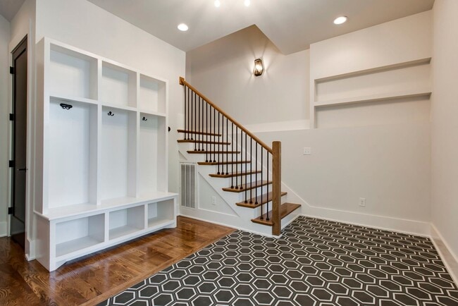 Photo - A Modern Masterpiece perched on Sylvan Sum...