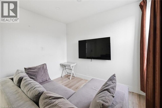 Photo - 13 Westinghouse Ave