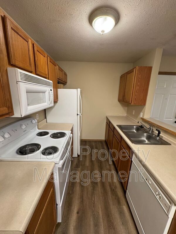 Photo - 2123 Southfork Dr