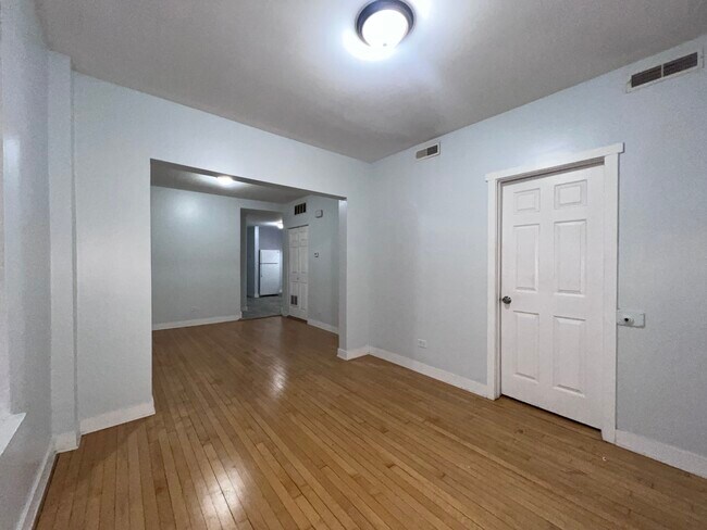 Photo - 1119 W 72nd St Unit 2R