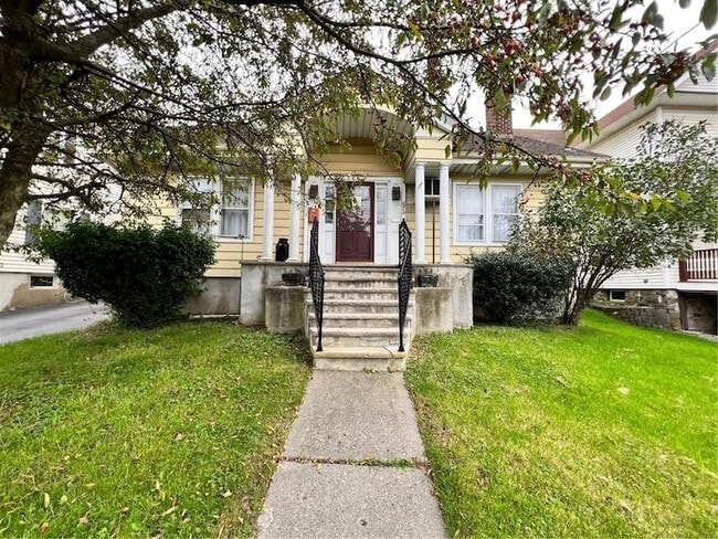 Photo - 65 Monhagen Ave House