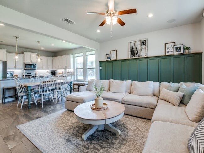 Photo - 1519 Sheridyn Ln