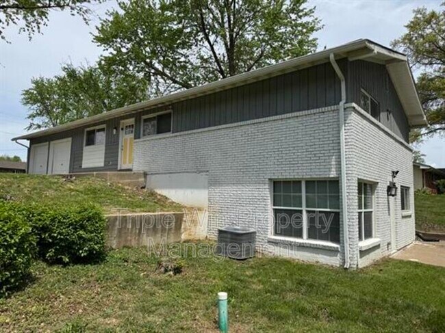 Photo - 710 Jungs Station Rd