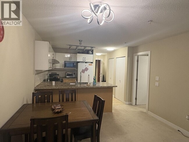 Photo - 6800 Eckersley Rd