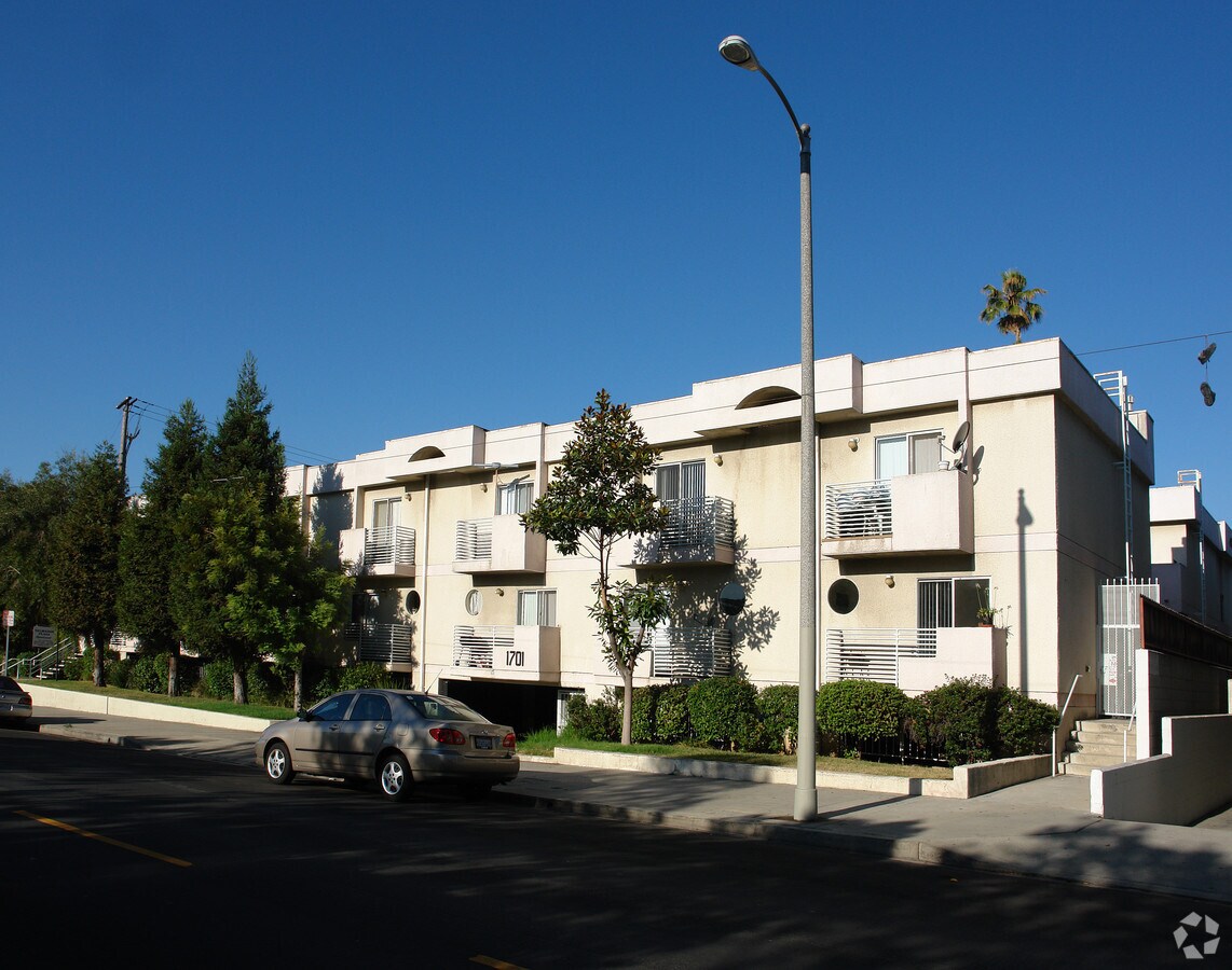 Photo - Talmadge Apartments