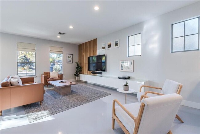 Photo - 1606 Morgan Ln