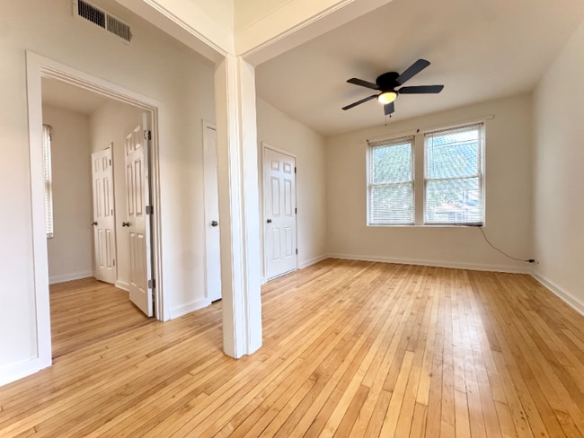 Building Photo - 2908 N Springfield Ave Rental