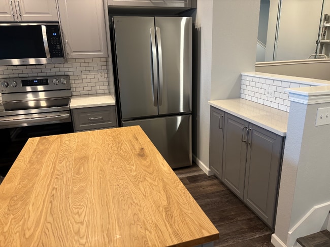 Photo - 2176 Eagle Ave