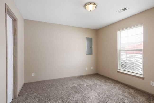 Photo - 2 bedroom 1.5 bath in Oak Grove