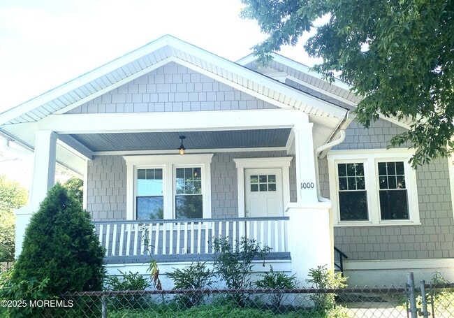 Building Photo - 1000 Sewall Ave Rental