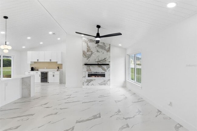 5424 Loma Vista Dr E