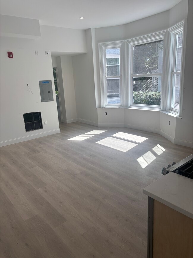 Living - 261 Bradley St Unit 1L