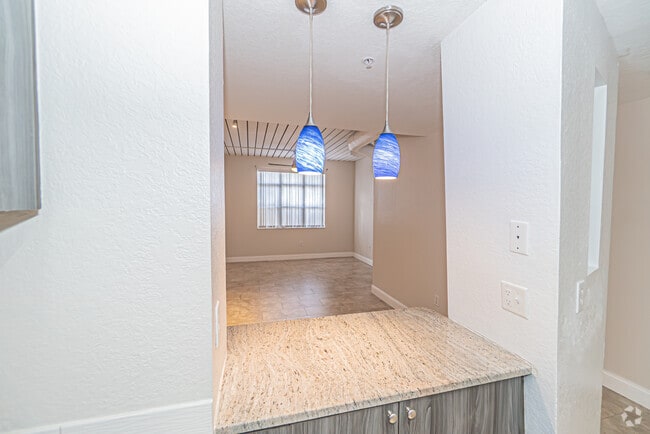 Building Photo - 2320 W Azeele St Unit 311 Rental