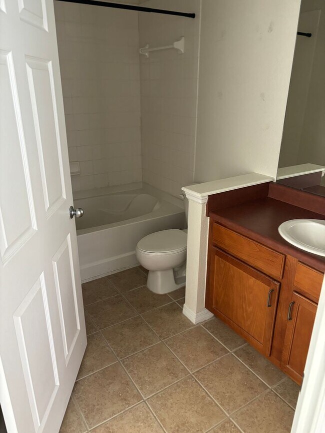 Photo - Villa Valencia Spacious 1 Bedroom Near Valencia Community College and 408