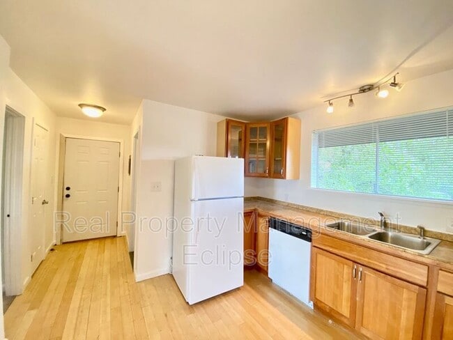 Photo - 4051 Letitia Ave S Unit B