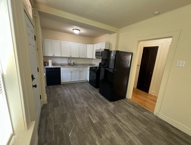Photo - One Bedroom / May 1, 2026 / Pets Welcome Unit 5005  #1